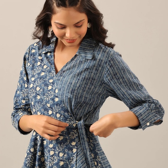 JISORA Dainty Florals with Arrows on Blue Cotton Top - Picture 4 of 14